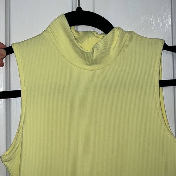 H&M bodysuit - Picture 3 of 5